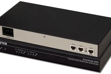 Bild: SmartNode 5400 sichert Verbindung zwischen iPBX Systemen und Internet mit SIP- und H.323- Mediation