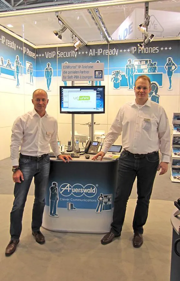 Marco Fantoni und René Stegmaier vertreten UCware gemeinsam mit neuem Technologiepartner Auerswald.