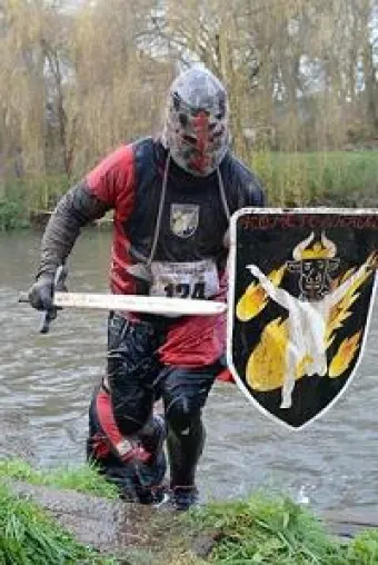 Bild: Cross-Hindernis-Lauf im Landkreis Kassel: Wasserschlacht beim DragonheartBattle 2017