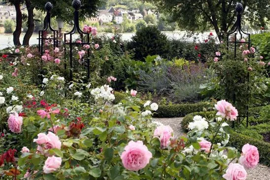 Bild: Die schönsten Rankgerüste für Rosen - Jubiläum: 15 Jahre Classic Garden Elements