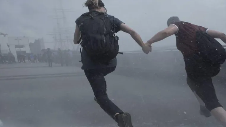 Dokumentarfilm: Hamburger Gitter - Der G20-Gipfel als \"Schaufenster moderner Polizeiarbeit\" Bild: Dokumentarfilm: Hamburger Gitter - Der G20-Gipfel als \"Schaufenster moderner Polizeiarbeit\"