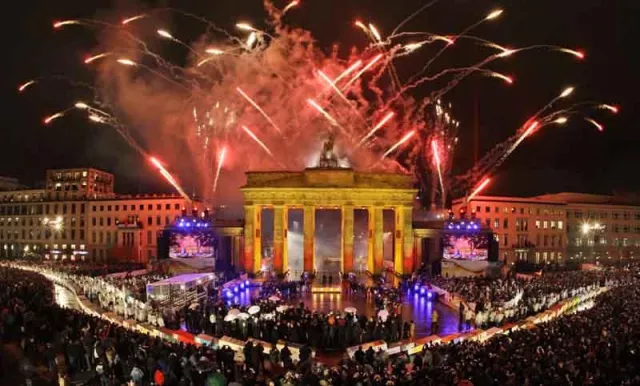 Bild: Zehntausende feierten „Fest der Freiheit“ mit Stageco Business Partners