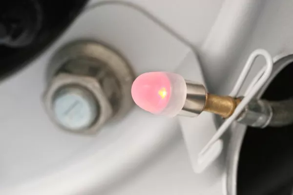 Bild: 'Endlich macht einer was Sie wollen' - 4. Generation der LED Reifendrucksensoren wird noch kundenfreundlicher