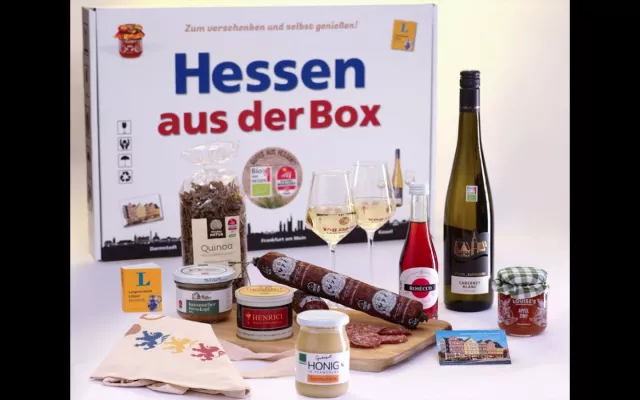 Hessen aus der Box: Ein neuer Online-Shop präsentiert hochwertige Geschenkboxen mit hessischen Spezialitäten Bild: Hessen aus der Box: Ein neuer Online-Shop präsentiert hochwertige Geschenkboxen mit hessischen Spezialitäten