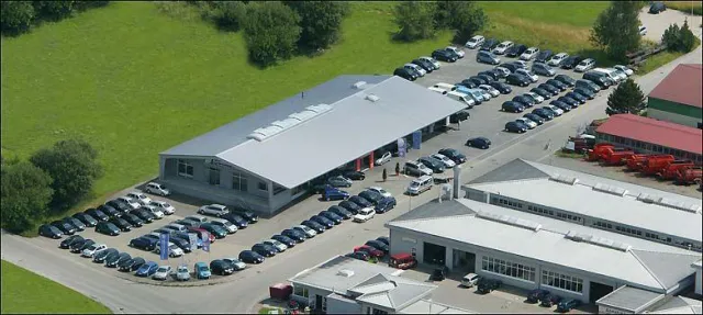Bild: EU-Import Groß- und Einzelhandel APEG Automarkt im Allgäu:"Hier kaufen die Schlauen"