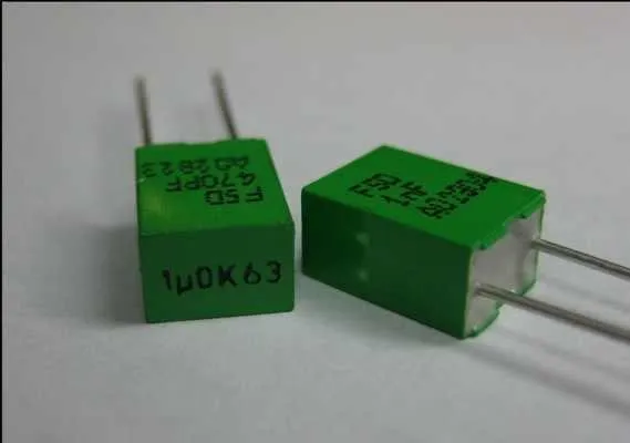 Bild: Henskes präsentiert: Die neue F5D-Serie von KEMET