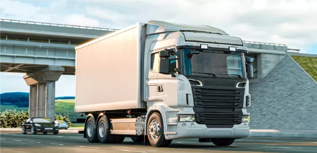 Bild: Die Besonderheiten des LKW-Transports von hängenden Textilien aus der Türkei