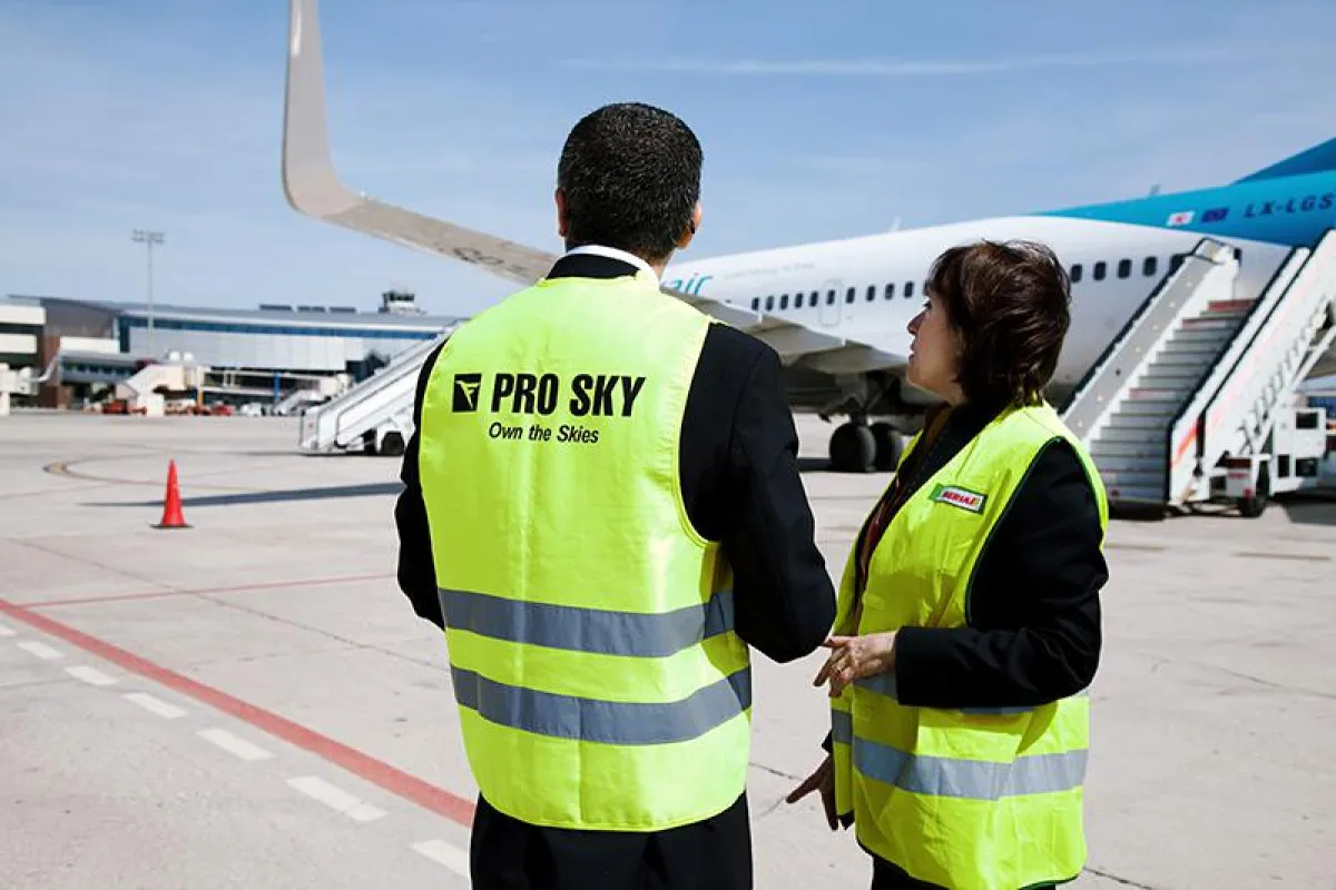PRO SKY Flight Manager koordinieren in Valencia die An- und Abreise zum Automobil-Event