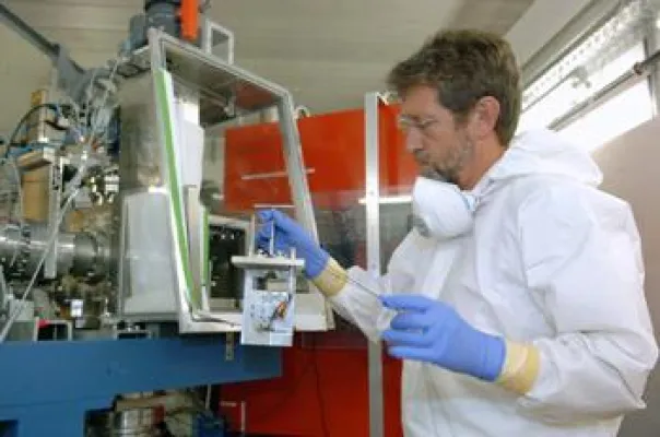 Bild: Chemisches Element 114 erstmals bei GSI erzeugt