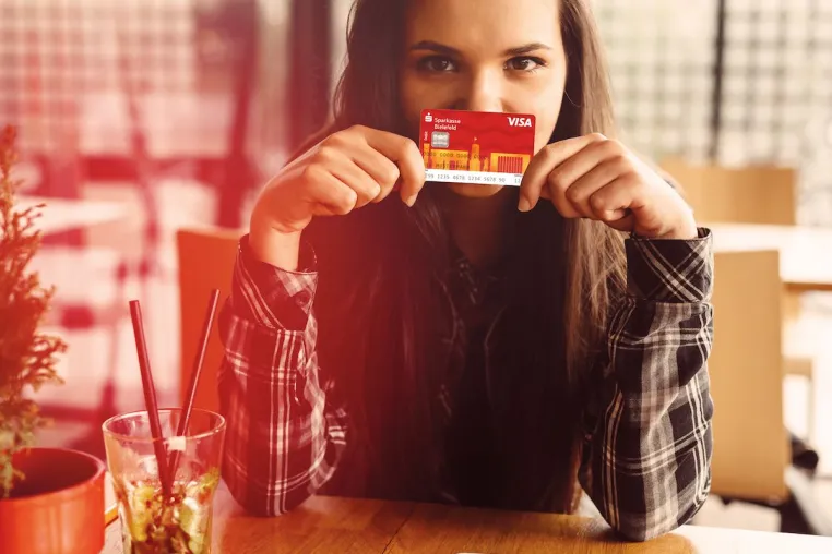 Bild: Sparkasse Bielefeld belohnt ihre Kunden fürs Einkaufen im regionalen Handel!