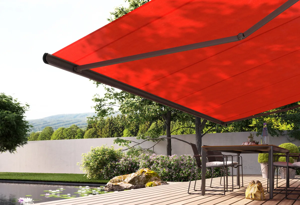 markilux bietet neben dem Non-colour-Spektrum auch leuchtende Farben für seine Markisentücher. (© markilux)