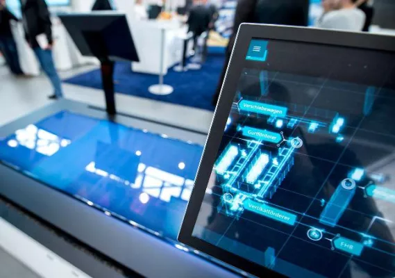 Bild: hl-studios und Siemens AG setzten Maßstäbe auf der LogiMAT 2016