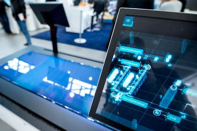 hl-studios und Siemens AG setzten Maßstäbe auf der LogiMAT 2016 Bild: hl-studios und Siemens AG setzten Maßstäbe auf der LogiMAT 2016