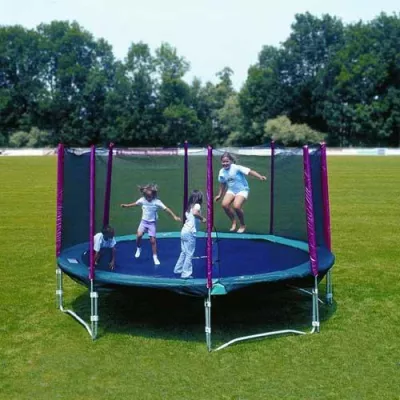Klick und Klett - Die neuen Trampoline von Jumping Star machen Springen zum sicheren Vergnügen Bild: Klick und Klett - Die neuen Trampoline von Jumping Star machen Springen zum sicheren Vergnügen