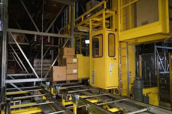 Bild: Kardex Mlog fur die MTH Retail Group - Ein Spagat für alle Fälle