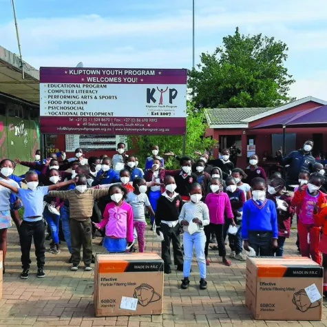 Bild: Comazo spendet Atemschutzmasken nach Südafrika