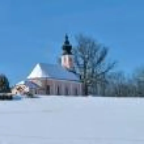 Bild: Eislaufen, Skifahren, Rodeln: Waging am See ist der Geheimtipp für einen Winterurlaub in Südostbayern