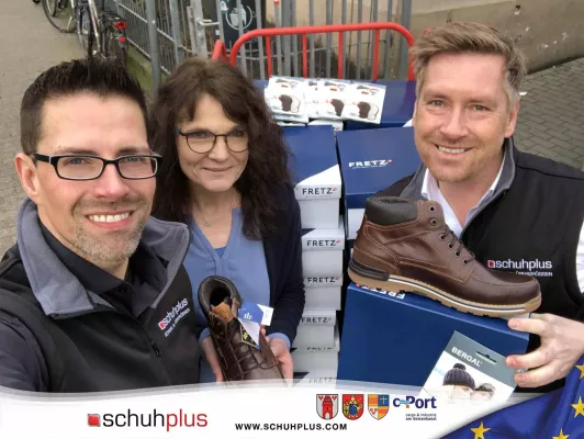 schuhplus und Gore Tex Brand spenden Schuhe von FretzMen an Wohnungslose in Oldenburg Bild: schuhplus und Gore Tex Brand spenden Schuhe von FretzMen an Wohnungslose in Oldenburg