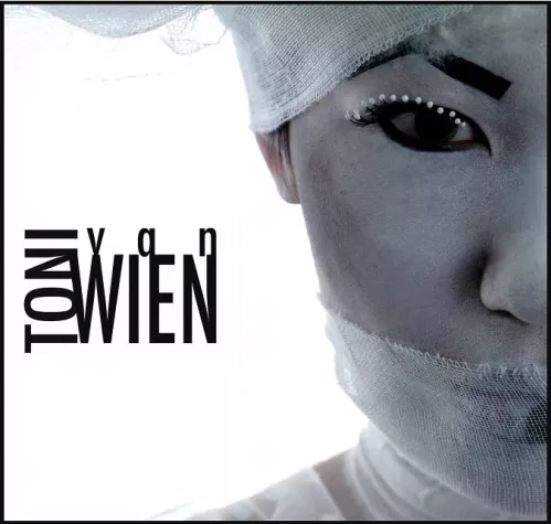 Bild: Toni van Wien Fashion Show in Frankfurt am Main