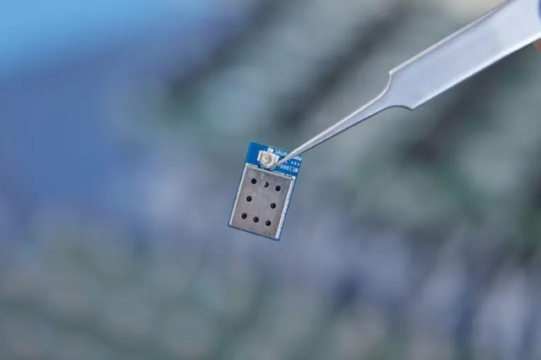 Bild: Unitronic stellt das selbstorganisierende Mesh-Netzwerk von NeoCortec vor