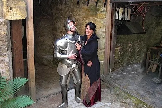 Bild: Flirtpub-Crew auf der Burg – Flirten wie die Rittersleut