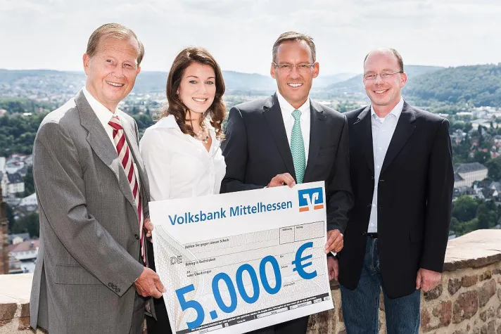 Bild: 5.000 Euro für Von Behring-Röntgen-Stiftung