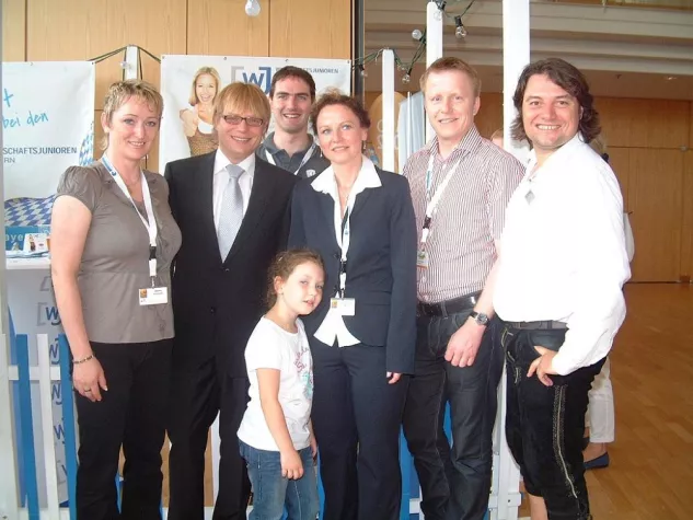 Für eine bessere Zukunft: Beruf und Familie im Einklang Bild: Für eine bessere Zukunft: Beruf und Familie im Einklang