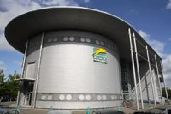 Sehr englisch - Master-Studiengang in Frankreich Bild: Sehr englisch - Master-Studiengang in Frankreich