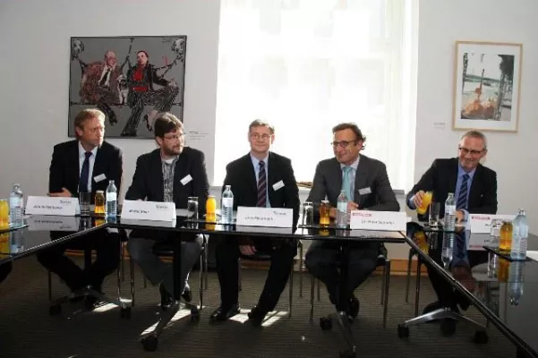 WOLFFKRAN und STREIF Baulogistik bauen Kernkompetenzen in Österreich weiter aus Bild: WOLFFKRAN und STREIF Baulogistik bauen Kernkompetenzen in Österreich weiter aus