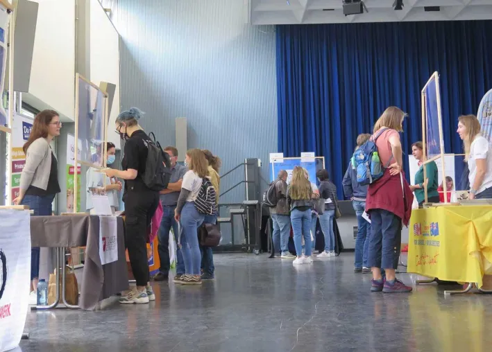 Auslandsträume werden auf der JuBi Hannover zu Plänen Bild: Auslandsträume werden auf der JuBi Hannover zu Plänen