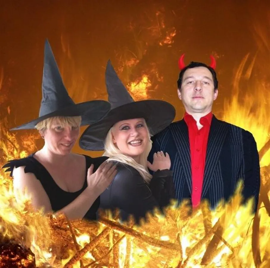 Die Band 90 Grad bringt in der Walpurgisnacht mit Hexenpunsch die Felsenbühne zum brodeln (Neustadt/Harz am 30.04.07)