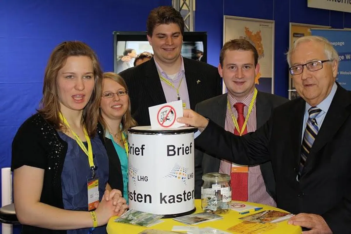 Rainer Brüderle beim Stand der LHG