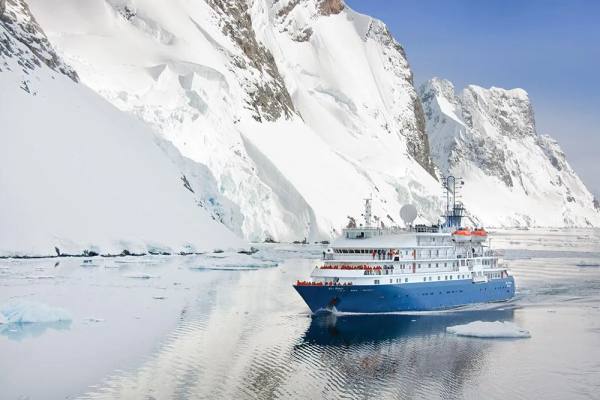 Die MS Sea Spirit (© Poseidon Expeditions / Dan Copeland)