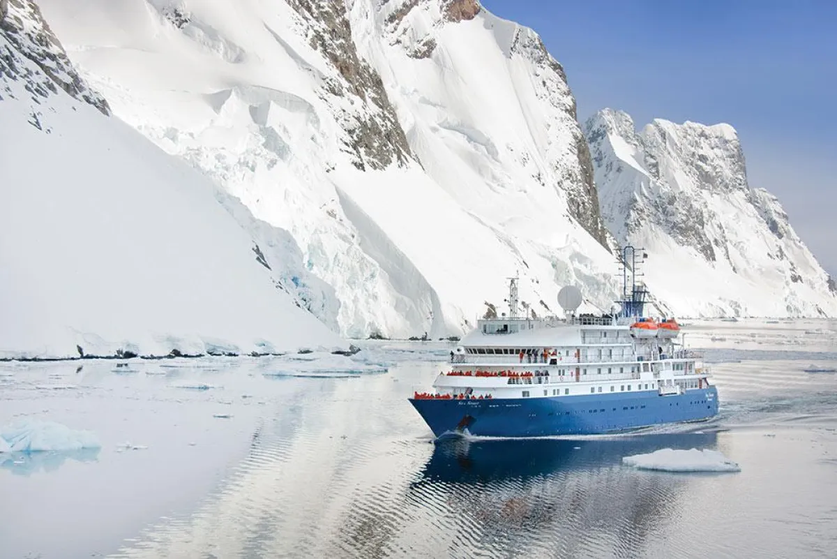 Die MS Sea Spirit (© Poseidon Expeditions / Dan Copeland)