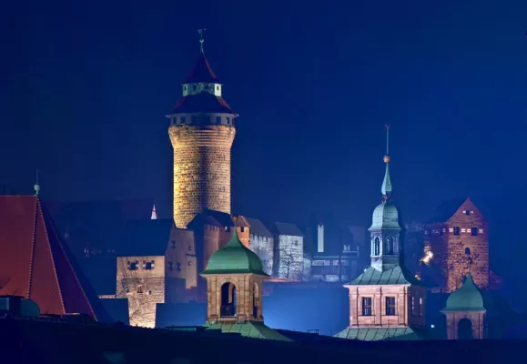 Bild: Fotospaziergang in der Nürnberger Altstadt zur Blauen Stunde und Nachtfotografie