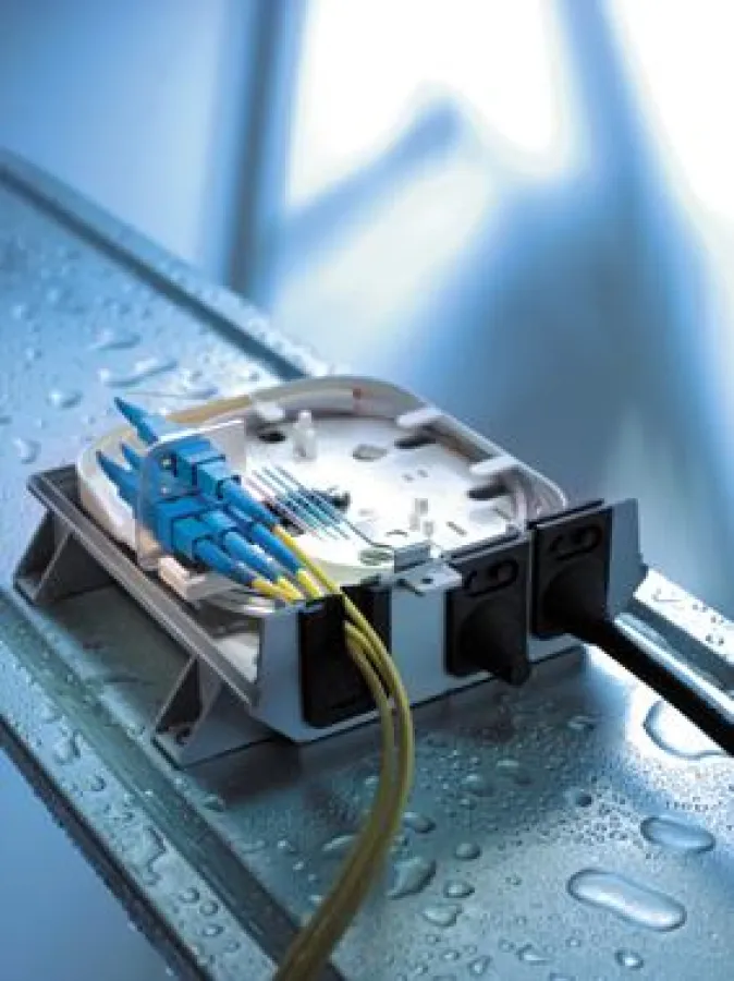 R&M liefert für das neue Kölner Glasfasernetz das Verteilersystem