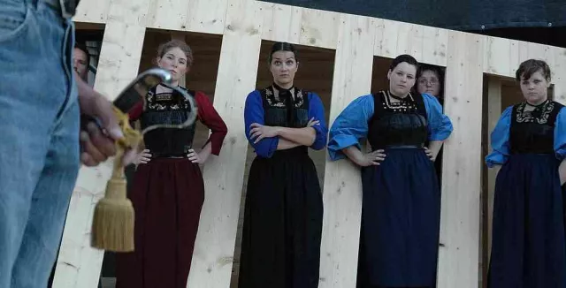 Bild: Nur noch drei Wochen: Theaterstück „Tolle Weiber“ hat am 12. Juli in Krumbach Premiere