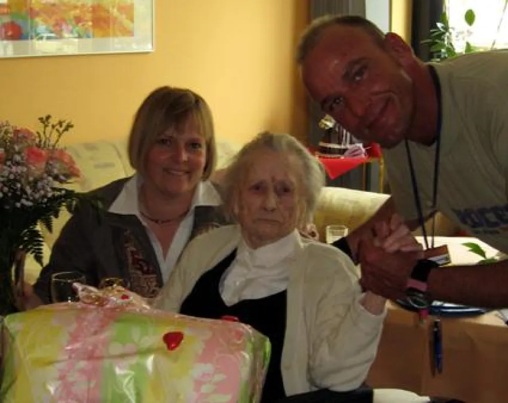 Frau Andrea Jansen (Residenzleitung), Frau Elisabeth Callis, Herr Markus Grünewald (stelv. Pflegedienstleitung)