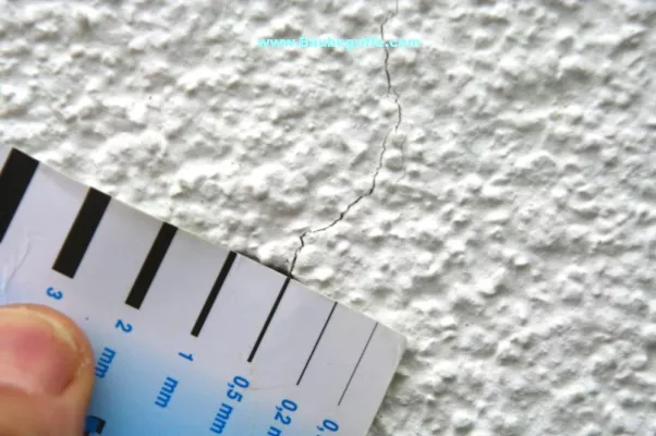 Bild: Wann ist ein Putzriss ein Mangel von Gerhard Holzmann