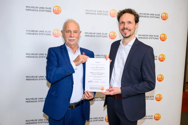 Bild: Intelligentes Rechnen mit Licht: WE Heraeus Fellowship für Jenaer Physiker Mario Chemnitz