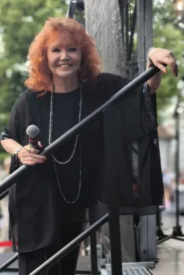 Doppeljubiläumsshow von Regina Thoss - 80. Geburtstag und Berufsjubiläum Bild: Doppeljubiläumsshow von Regina Thoss - 80. Geburtstag und Berufsjubiläum