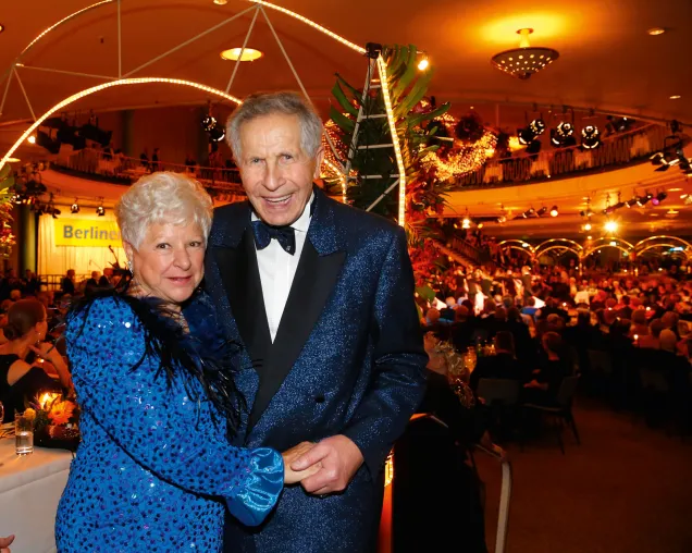 Bild: Der jahrelange „gute Geist vom Berliner Theaterclub e. V.:“   Renate Laur wird 80 ! 