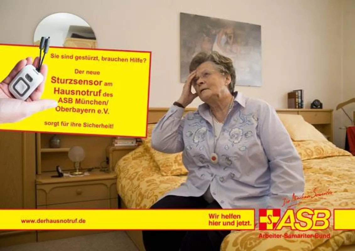Zusätzliche Sicherheit durch den Sturzsensor am ASB-Hausnotruf. Foto: ASB/Zanettini