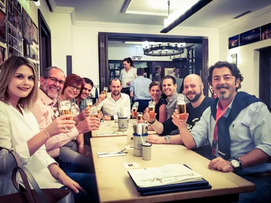 KÖLN! URIGE BRAUEREIEN UND UNTERHALTUNGSTIP! Brauhaustour Kölner Altstadt – Köbes, Zappes, Halver Hahn Bild: KÖLN! URIGE BRAUEREIEN UND UNTERHALTUNGSTIP! Brauhaustour Kölner Altstadt – Köbes, Zappes, Halver Hahn