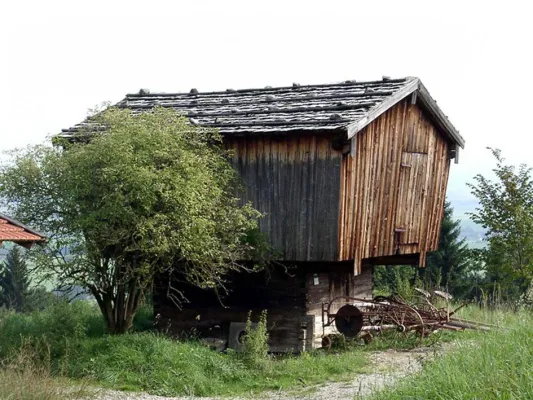 „Die Spreu vom Weizen trennen“: Dreschtag am 3. Oktober im Freilichtmuseum Glentleiten Bild: „Die Spreu vom Weizen trennen“: Dreschtag am 3. Oktober im Freilichtmuseum Glentleiten