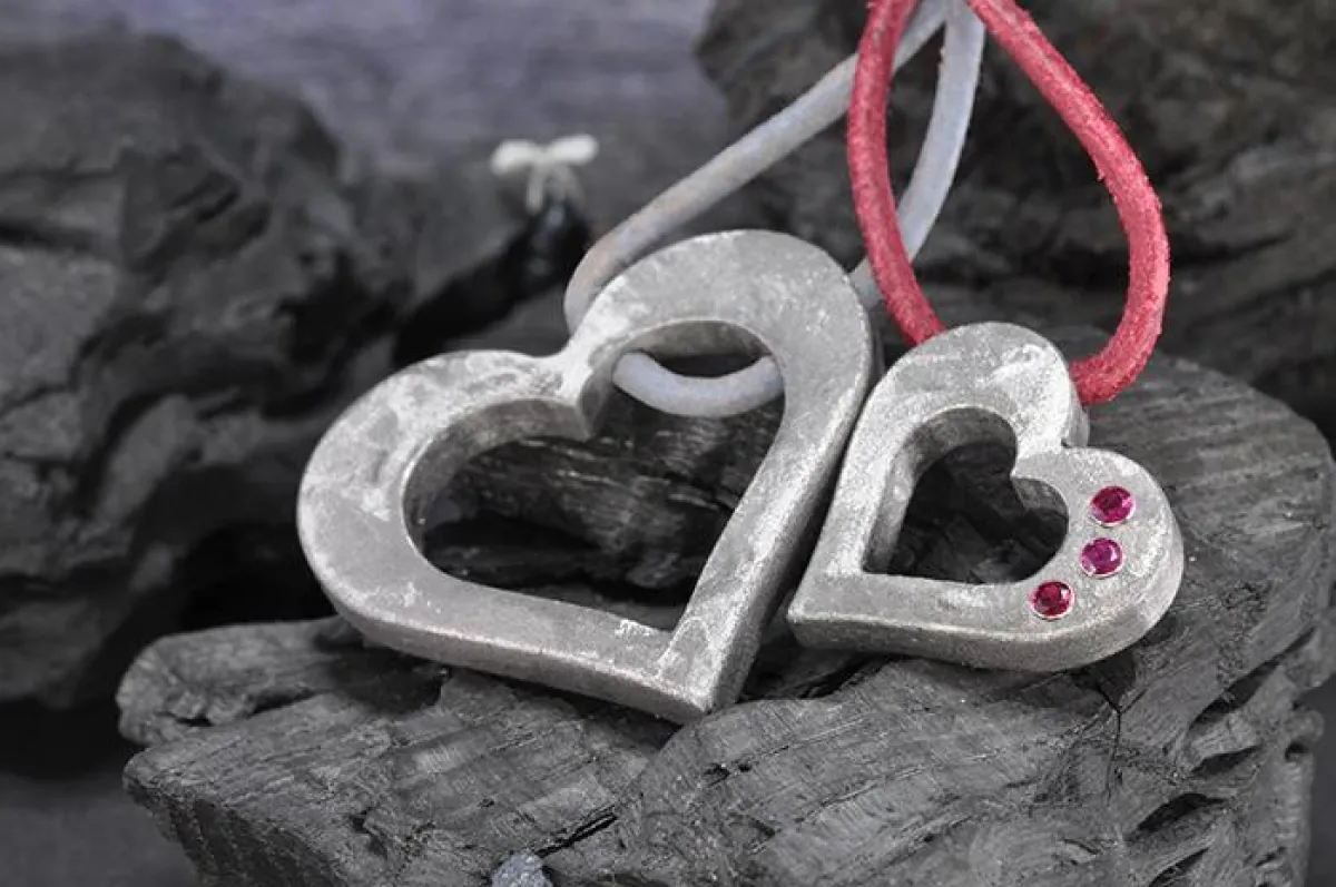 Herzanhänger aus Elfenmetall