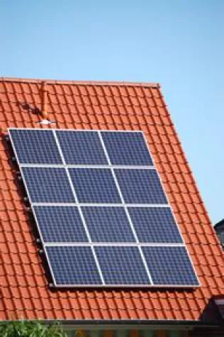 Dach vermieten - die günstige Alternative zur eigenen Solaranlage Bild: Dach vermieten - die günstige Alternative zur eigenen Solaranlage