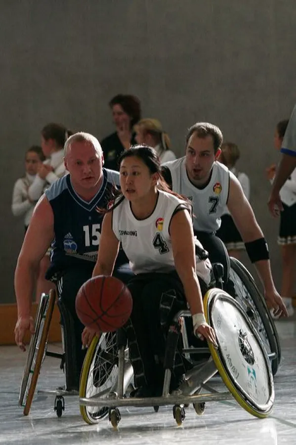 RSC Spielerin Yuki Ito in Ballbesitz.                           Bild-von-Christian-Ahrens www.fotos-vom-event.de