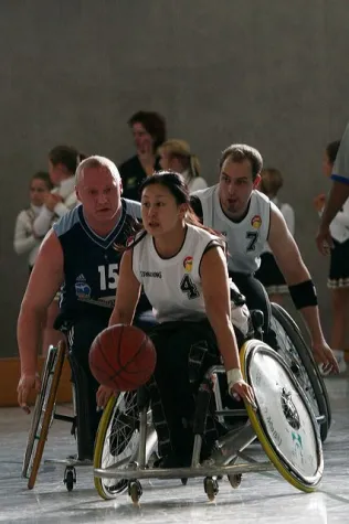 Bild: Köln schießt Albatrosse ab