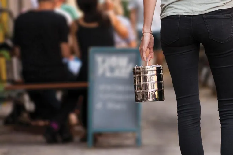 Ausleihen statt Wegwerfen. Das Tiffin Projekt macht Take-away ohne Müll noch einfacher Bild: Ausleihen statt Wegwerfen. Das Tiffin Projekt macht Take-away ohne Müll noch einfacher